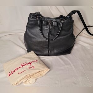 Salvatore Ferragamo w/dust bag - LIKE NEW - 12×12×6